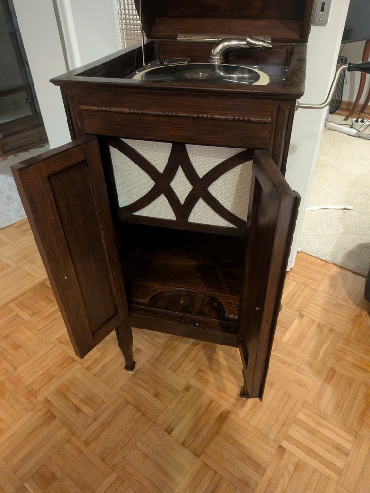 ROC Rickebaker Swiss company - Swiss made Gramophone Gramophone #1.0