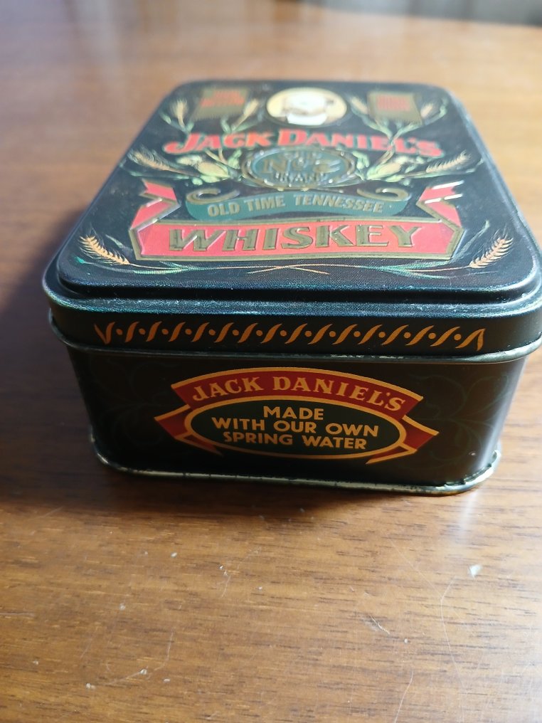 Jack Daniel's Old No 7 miniatures in tin box  - b. 1978  - 5cl - 2 bottles #1.0