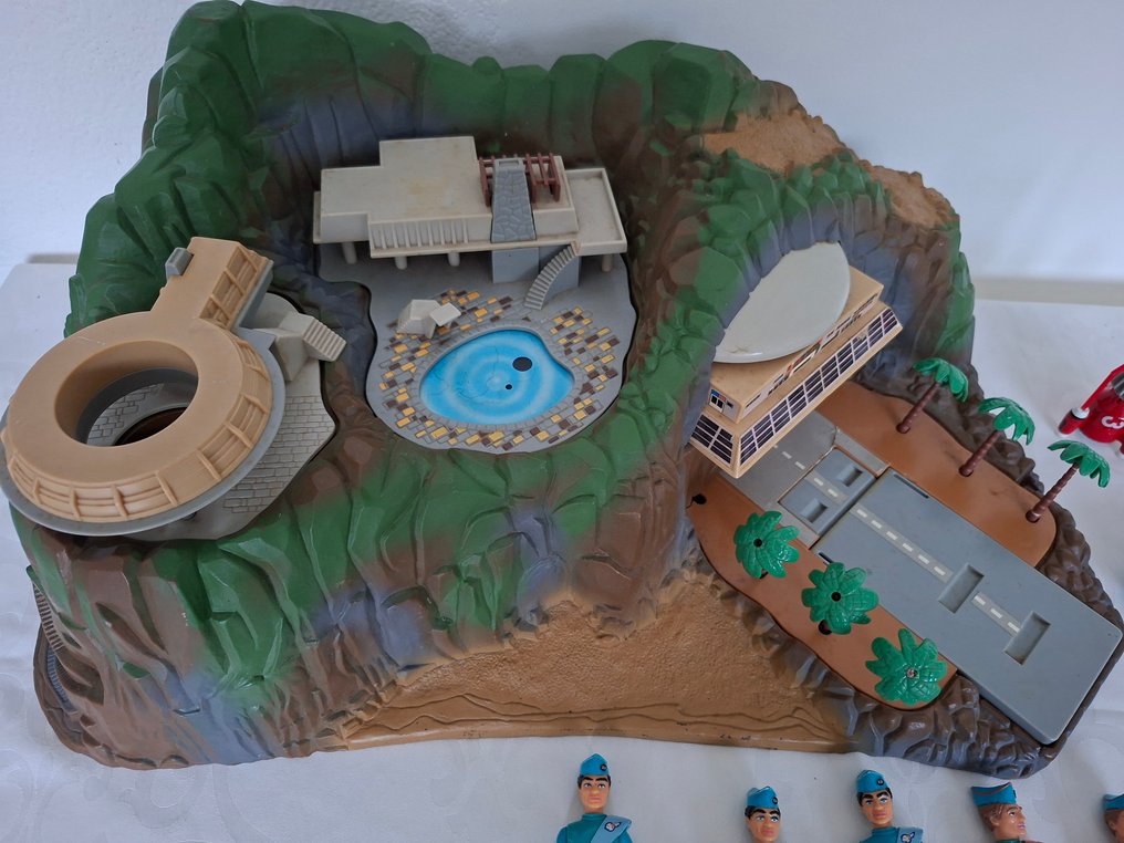 Matchbox - Thunderbirds - Tracy Island playset - U.K. #1.0