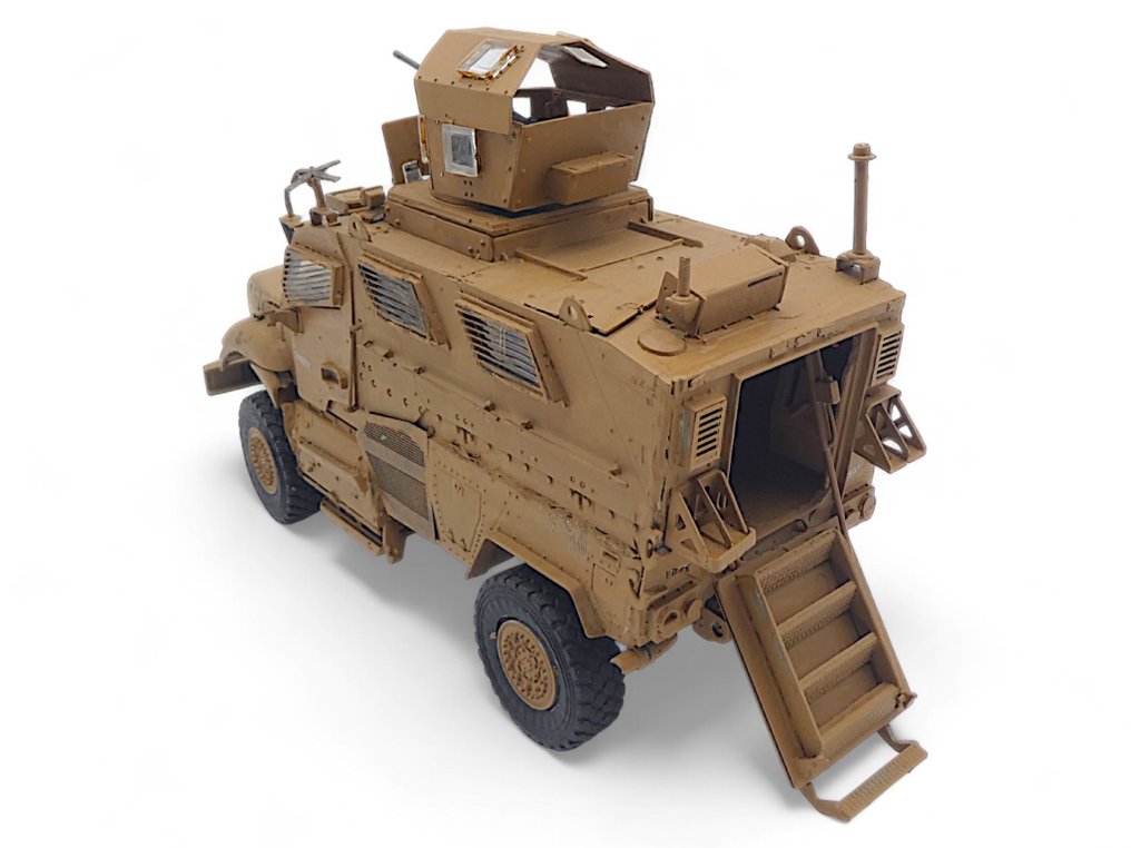 U.S. Army (USA) 1:35, 1:72 - 模型军用车辆  (3) - International Max Pro MRAP / M113 A2 / Hummer AN/TWQ-1 Avenger - 系列：《我们将捍卫》 #2.1