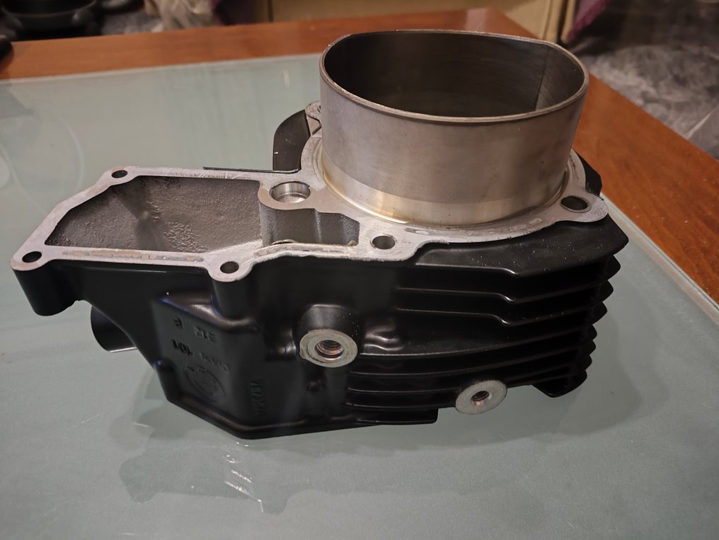 Engine parts (2) - BMW - GS 1200 - After 2000 #1.0