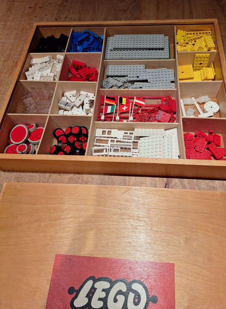 Boks - Træ, Plast - LEGO trææske #1.0