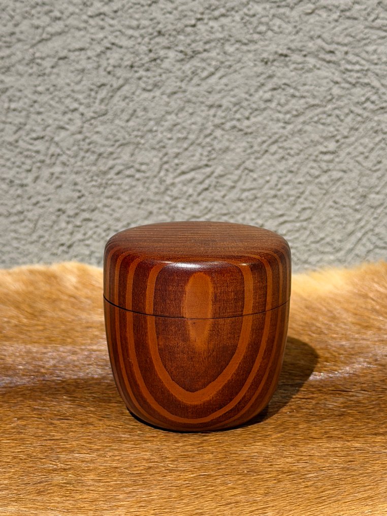 Natsume - Naturträ lakierad teskrin (Natsume) med kornets naturliga rytm. - Trä, lack #2.1