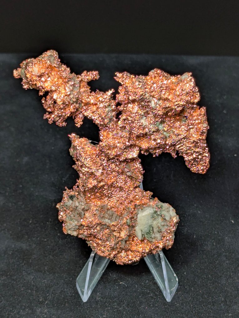 119 g - Extra Bright, Native Copper, Crystallized Formation, from Keweenaw Co. Specimen - Height: 83 mm - Width: 78 mm- 119 g - (1) #2.1