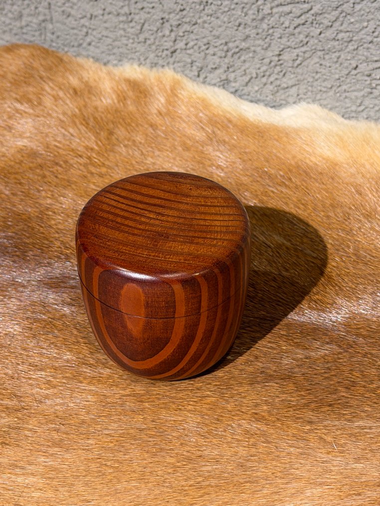 Natsume - Naturträ lakierad teskrin (Natsume) med kornets naturliga rytm. - Trä, lack #1.0