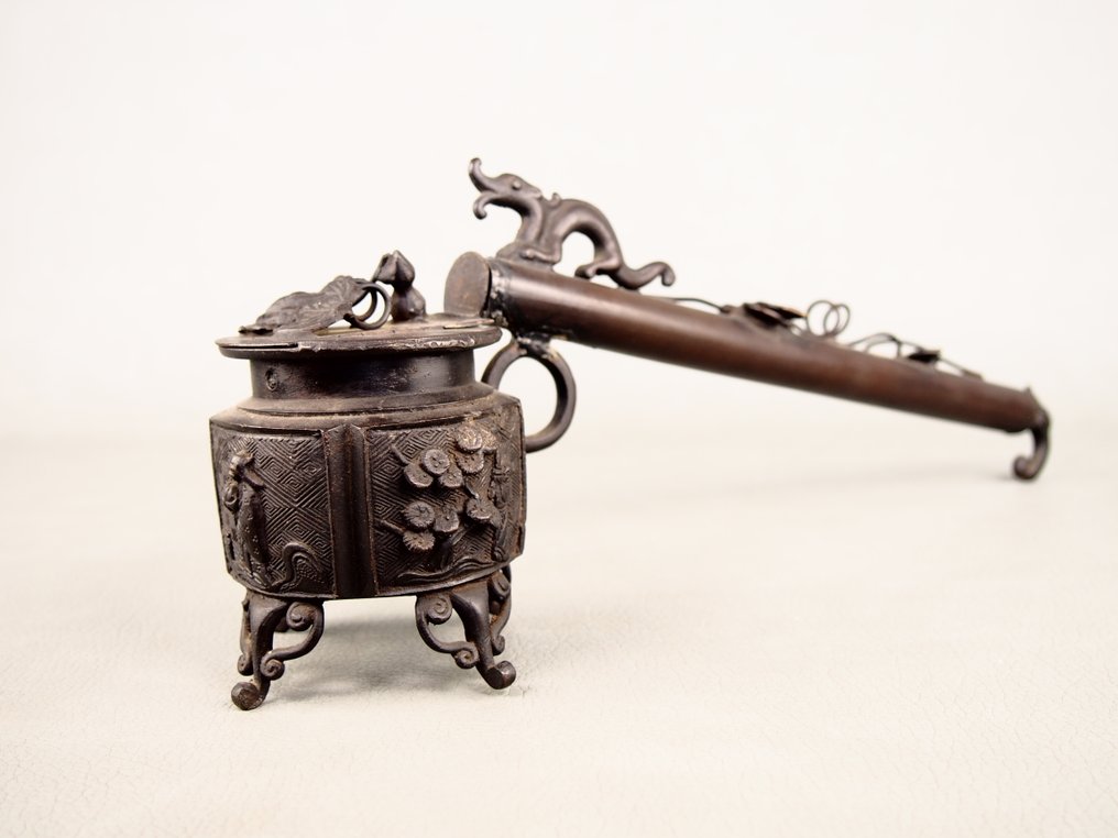 Very rare writing implement from the Edo period, the Yatate 矢立 a frog and ancient people carved into - 書法筆 #4.3