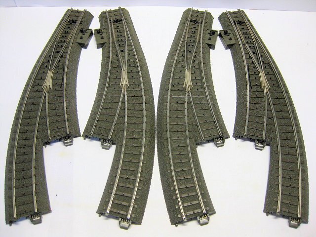 Märklin H0 - 24671, 24672 - Modellbahnbefestigung (4) - H0 C-rail gebogener Wechsel L+R + elektrische Antrieb. #1.0