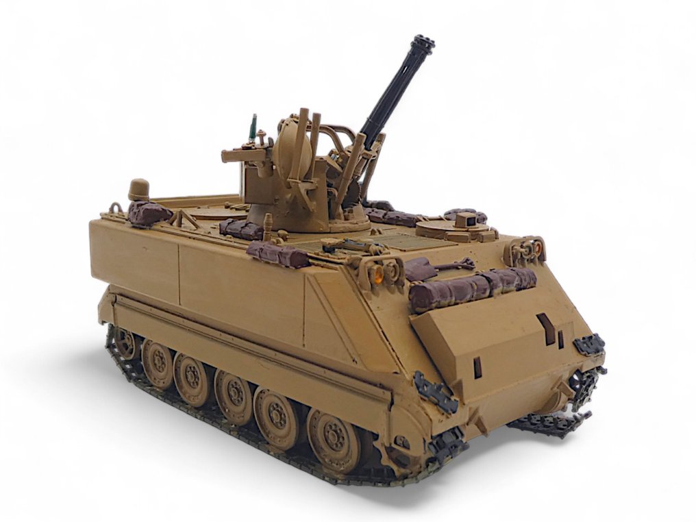 U.S. Army (USA) 1:35 - Model military vehicle  (3) - Buffalo 6x6 MPCV / M163 Vulcan Air Defense System / M1046 Humvee TOW - This We'll Defend #3.2