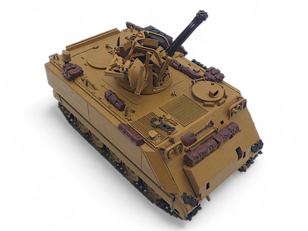 U.S. Army (USA) 1:35 - Model military vehicle  (3) - Buffalo 6x6 MPCV / M163 Vulcan Air Defense System / M1046 Humvee TOW - This We'll Defend #1.0