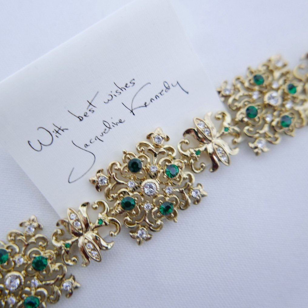 Camrose & Kross - 鍍金, 祖母绿色水晶 - 手鈪 - 杰基·肯尼迪 #1.0