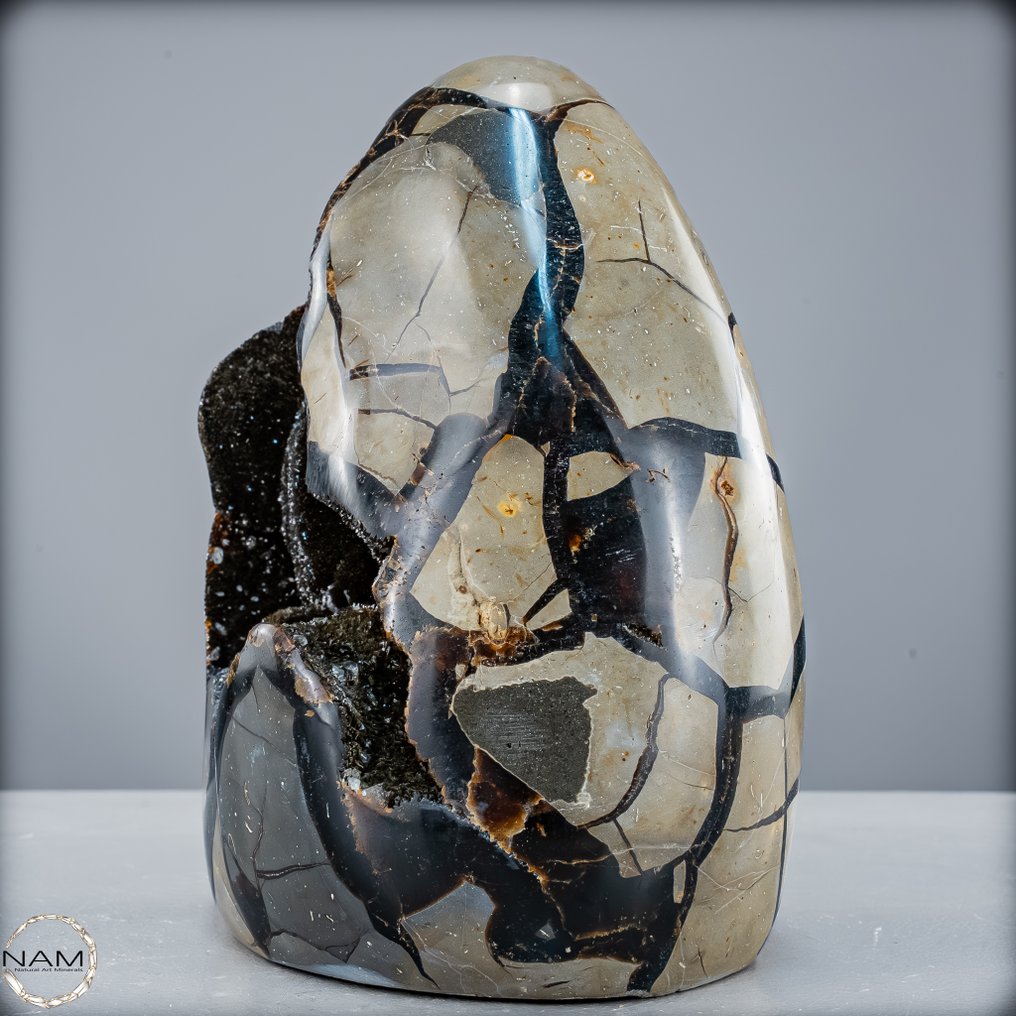 非常装饰性的七层岩石 杜鲁斯石，含方解石晶体- 3577.21 g #2.1