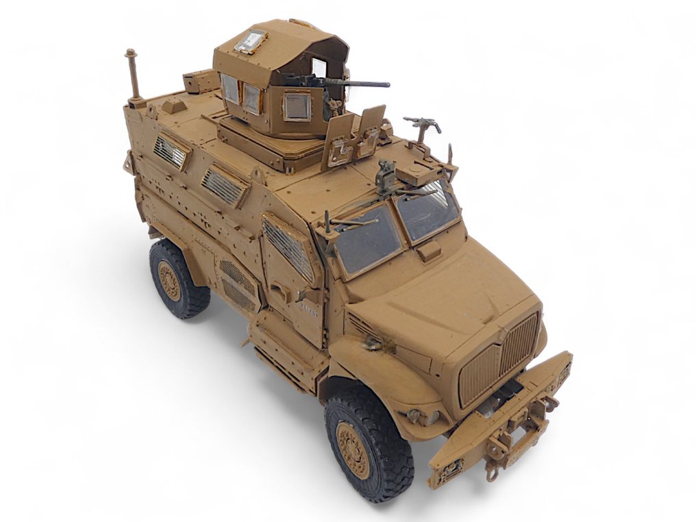 U.S. Army (USA) 1:35, 1:72 - 模型军用车辆  (3) - International Max Pro MRAP / M113 A2 / Hummer AN/TWQ-1 Avenger - 系列：《我们将捍卫》 #1.0