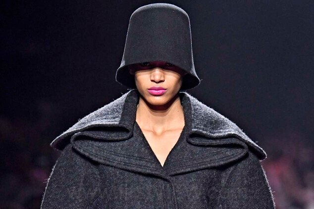 Jacquemus - F/W 2017 "L'Amour D'un Gitan" Runway - Coat #3.2