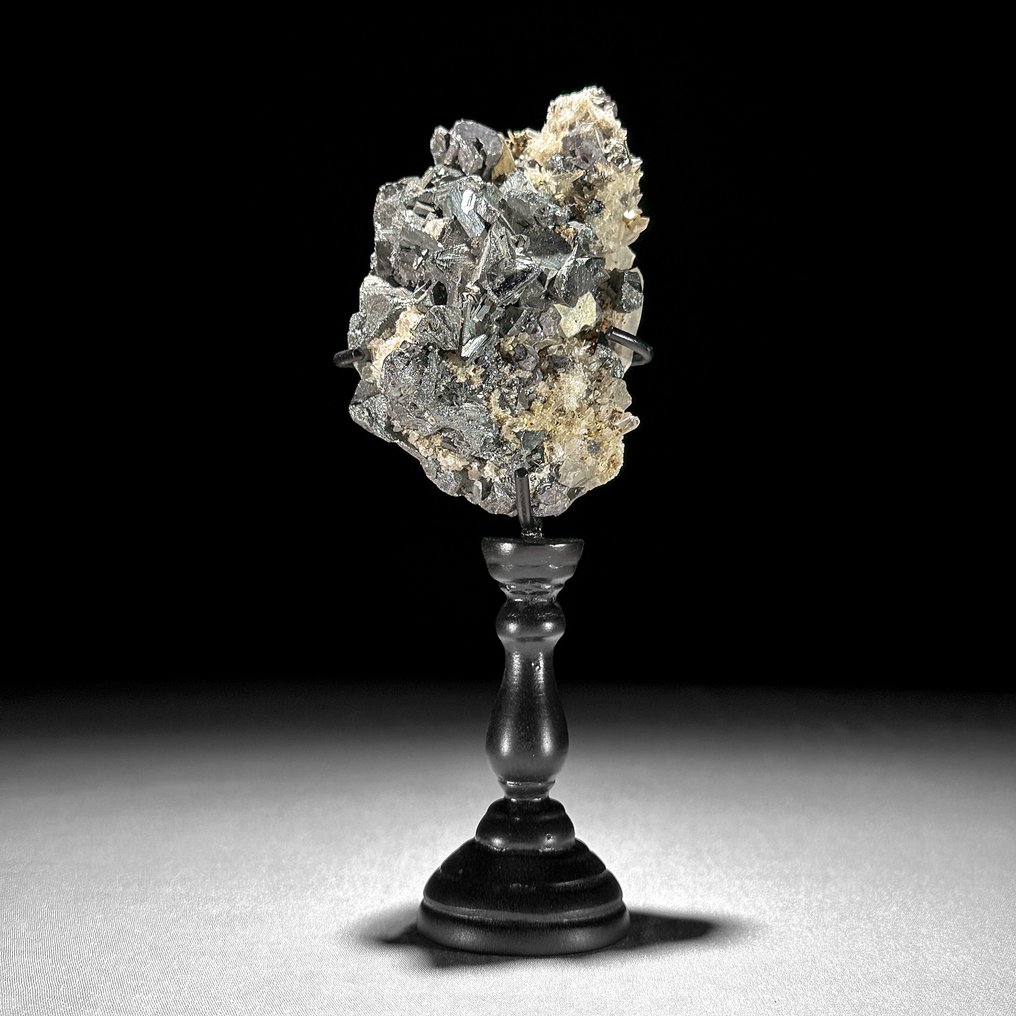 NO RESERVE PRICE - Wonderful Pair of Calcite & Pyrite Crystal Cluster on custom stands - Height: 24.5 cm - Width: 10.5 cm- 2000 g - (2) #2.1