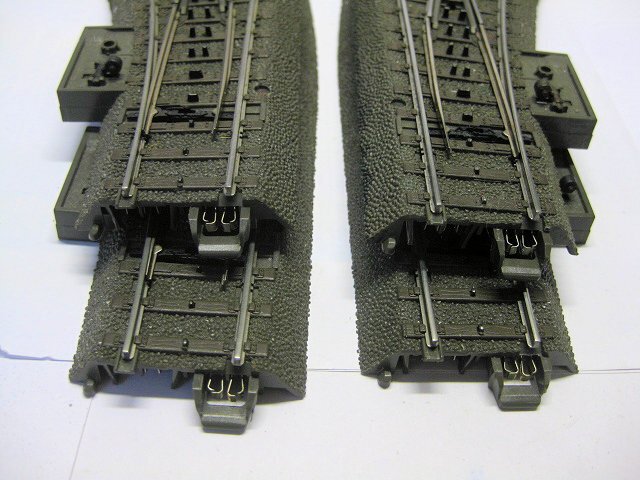 Märklin H0 - 24671, 24672 - Modellbahnbefestigung (4) - H0 C-rail gebogener Wechsel L+R + elektrische Antrieb. #4.3