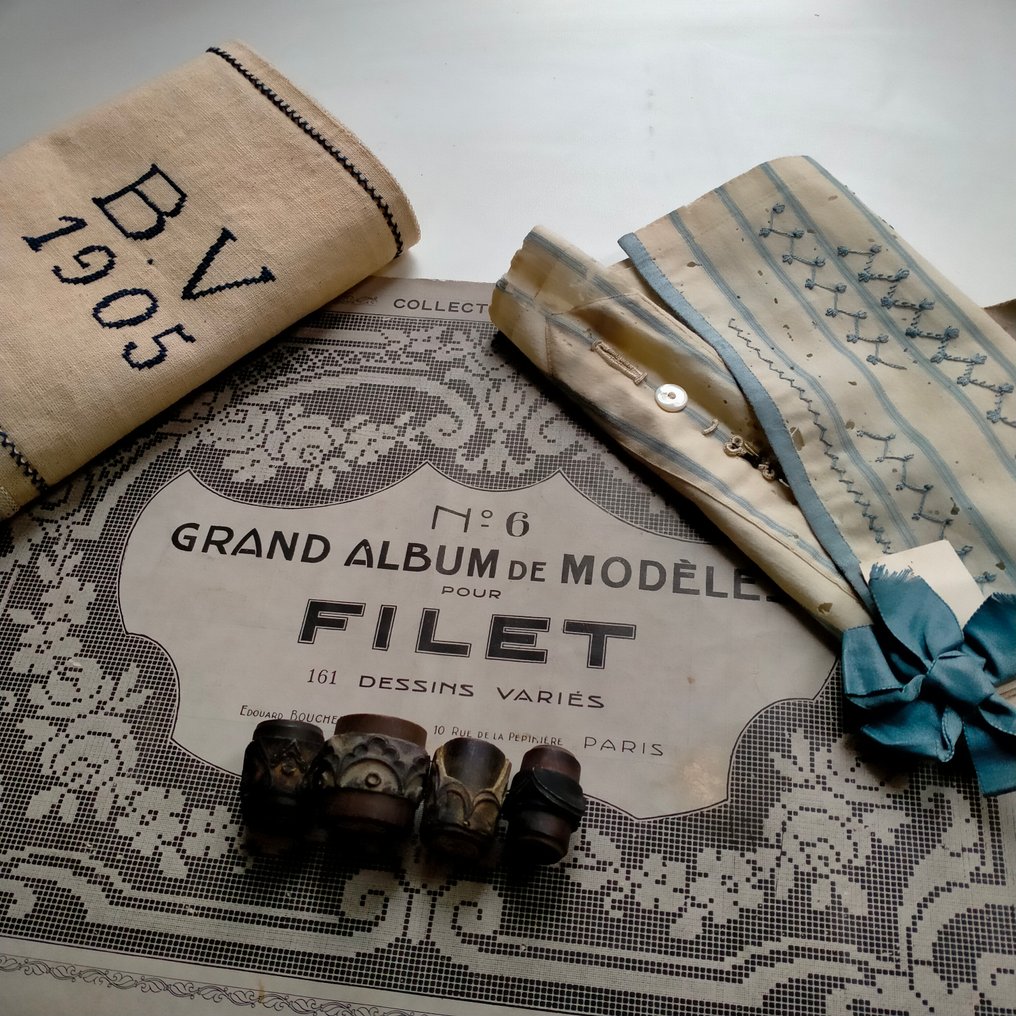 Teemakokoelma - Naai - neulonta- ja kirjontatekniikoita #1.0