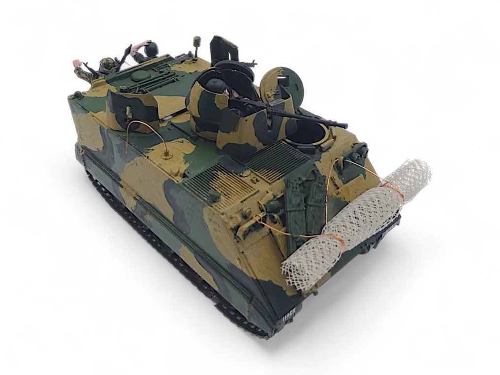 U.S. Army (USA) 1:35, 1:72 - 模型军用车辆  (3) - International Max Pro MRAP / M113 A2 / Hummer AN/TWQ-1 Avenger - 系列：《我们将捍卫》 #4.3