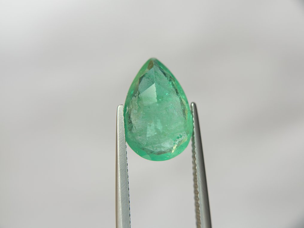 No Reserve Price - 1 pcs  Green Emerald  - 5.88 ct - Bellerophon Gemlab - RARE MINOR OIL EMERALD #2.1