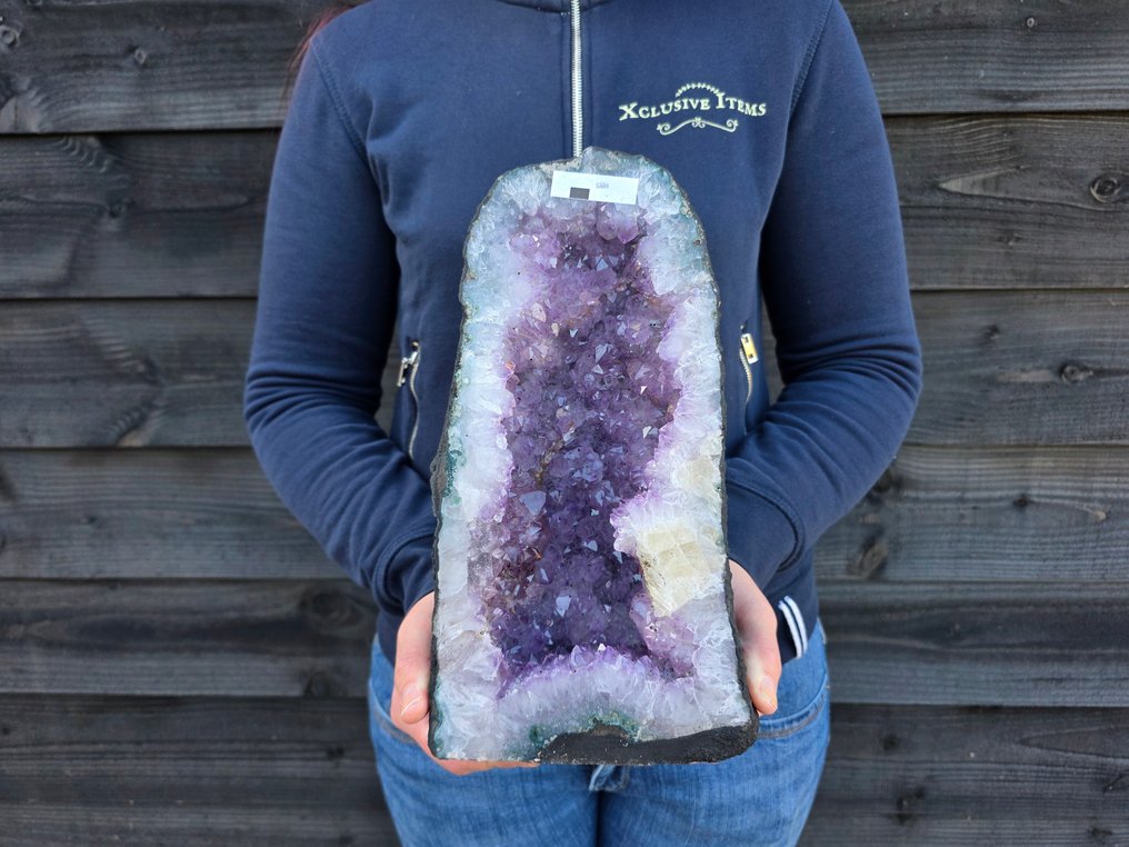 NO RESERVE PRICE Amethyst Geode - Rare Formations Amethyst - Height: 28.5 cm - Width: 15 cm- 5.56 kg #1.0