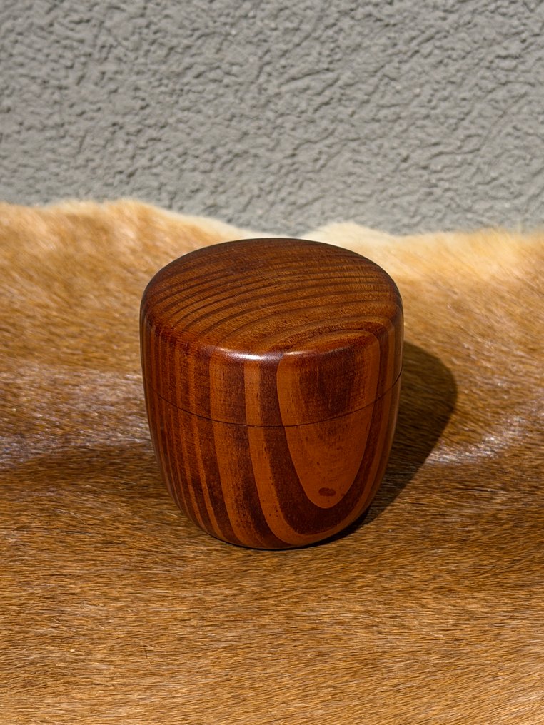 Natsume - Naturträ lakierad teskrin (Natsume) med kornets naturliga rytm. - Trä, lack #4.3