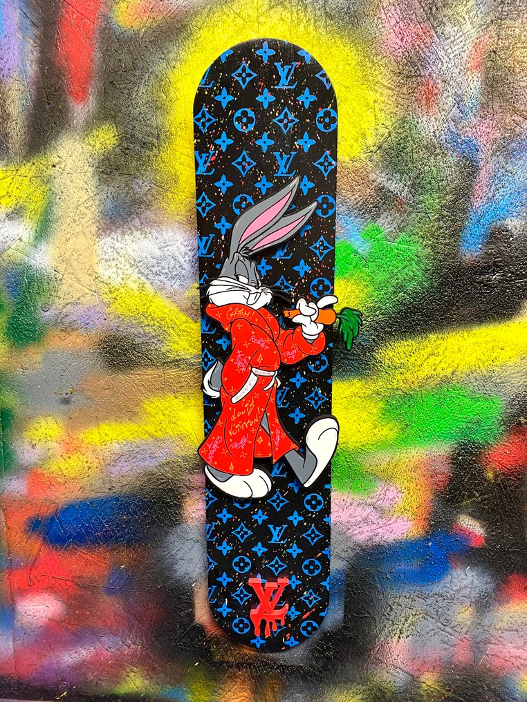 CASH - BUGS BUNNY LOUIS VUITTON SHOW ! #1.0
