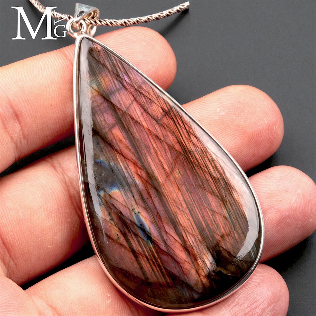 Extraordinary Silver Pendant - Superb Quality Labradorite with Unique Natural Reflexes - Certified - Height: 83 mm - Width: 40 mm- 44 g #1.0