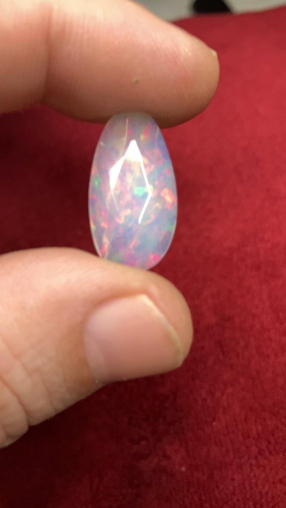 Opala Bloco facetado de fogo multicolor AAA+++ 4,5Ct- 0.9 g #3.2