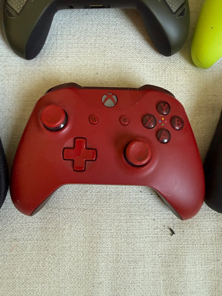 Microsoft - Xbox Series X - with controllers and headsets - Videopelikonsoli #4.3