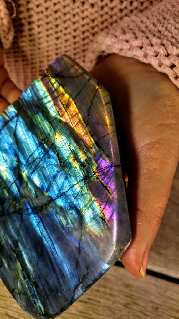 Labradorit Sjælden turkis + guld - pink farver chameleon. - Højde: 11 cm - Bredde: 11 cm- 696 g #3.2