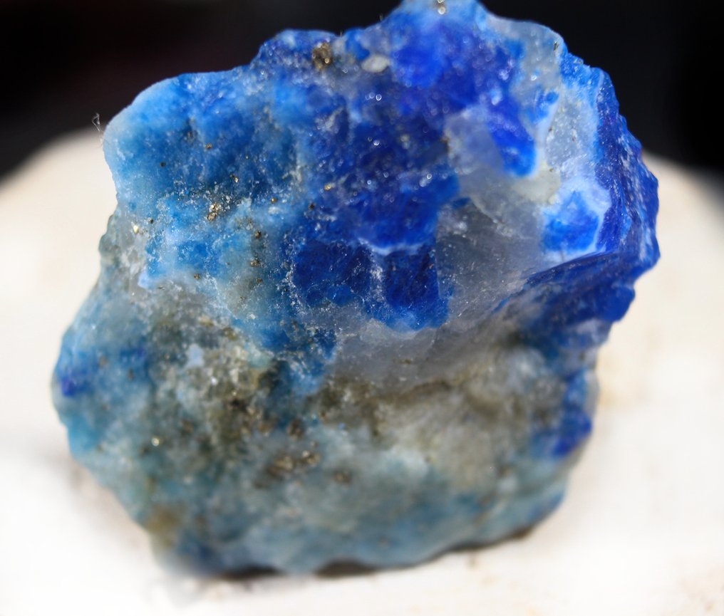 No Reserve - 96.70 Ct. Rare Hauyne Raw Natural Specimen - Height: 39 mm - Width: 35 mm- 19.34 g #4.3