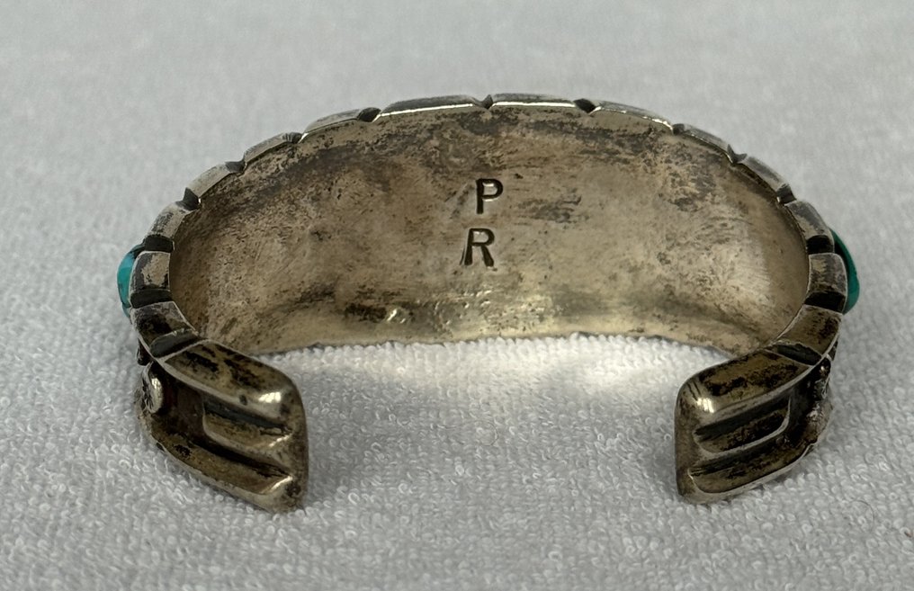 Bracelet massif avec incrustations de turquoise. - Navajo - États-Unis #4.3