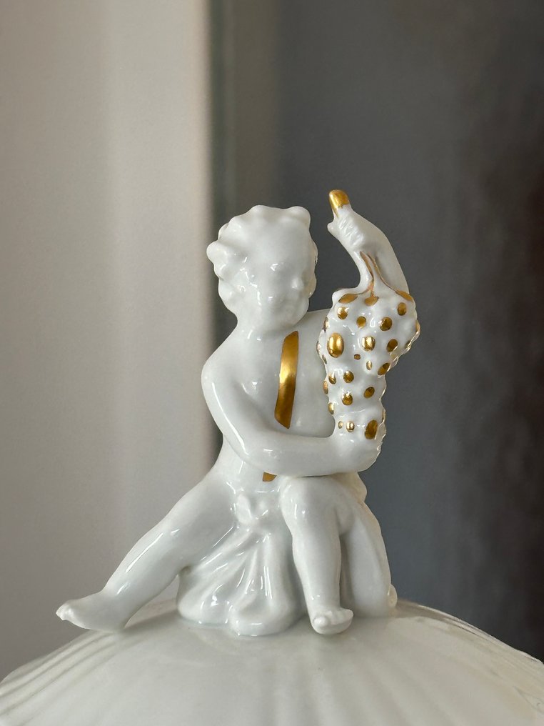 KPM Berlin - ORIGINAL Königliche Porzellanmanufaktur Berlin - Rocaille 05 - Weiß mit Goldrand - Table service for 12 (54) - Dining and coffee service - Porcelain #2.1