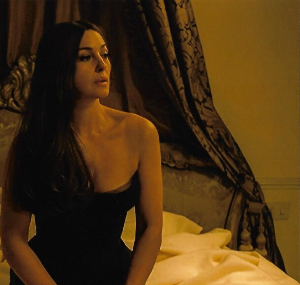 Monica Bellucci - James Bond 007 As "Lucia Sciarra" Autographed Photo with b'bc COA. #3.2