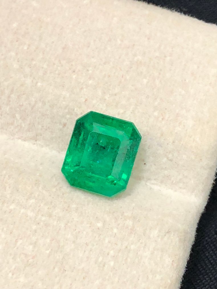 No reserve price - 1 pcs  Green Emerald  - 1.43 ct - International Colored Gemstone Association (ICA GemLab) #2.1