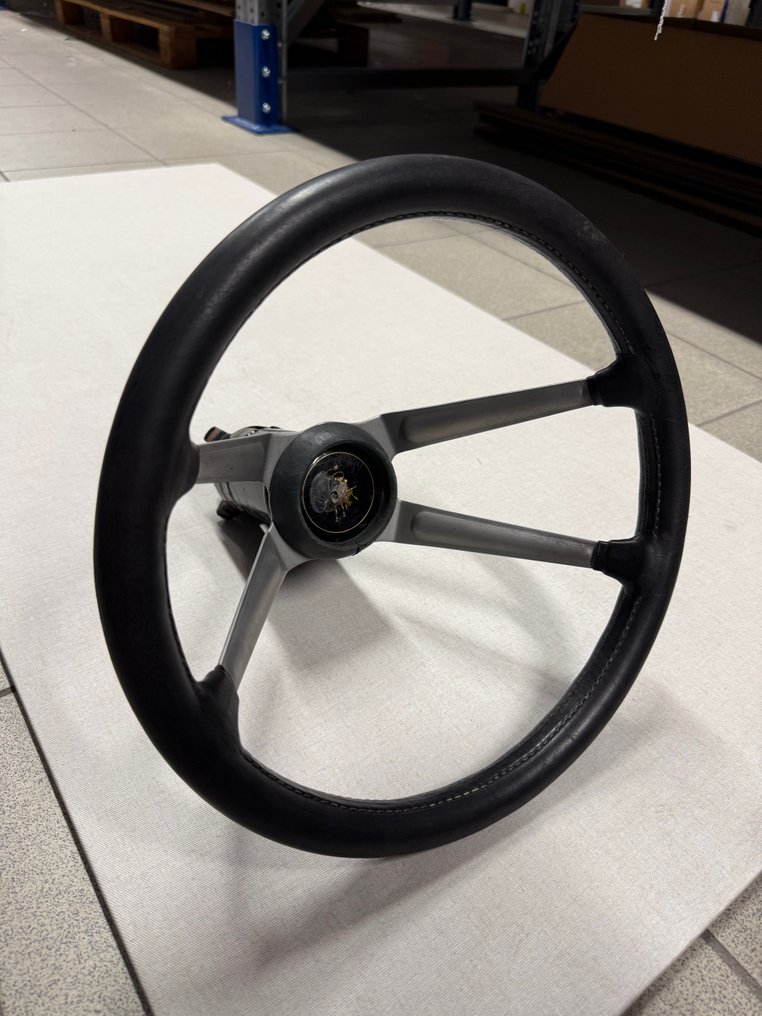 Volante (1) - Lamborghini - Volante pelle Lamborghini Urraco originale - 1970-1980 #1.0