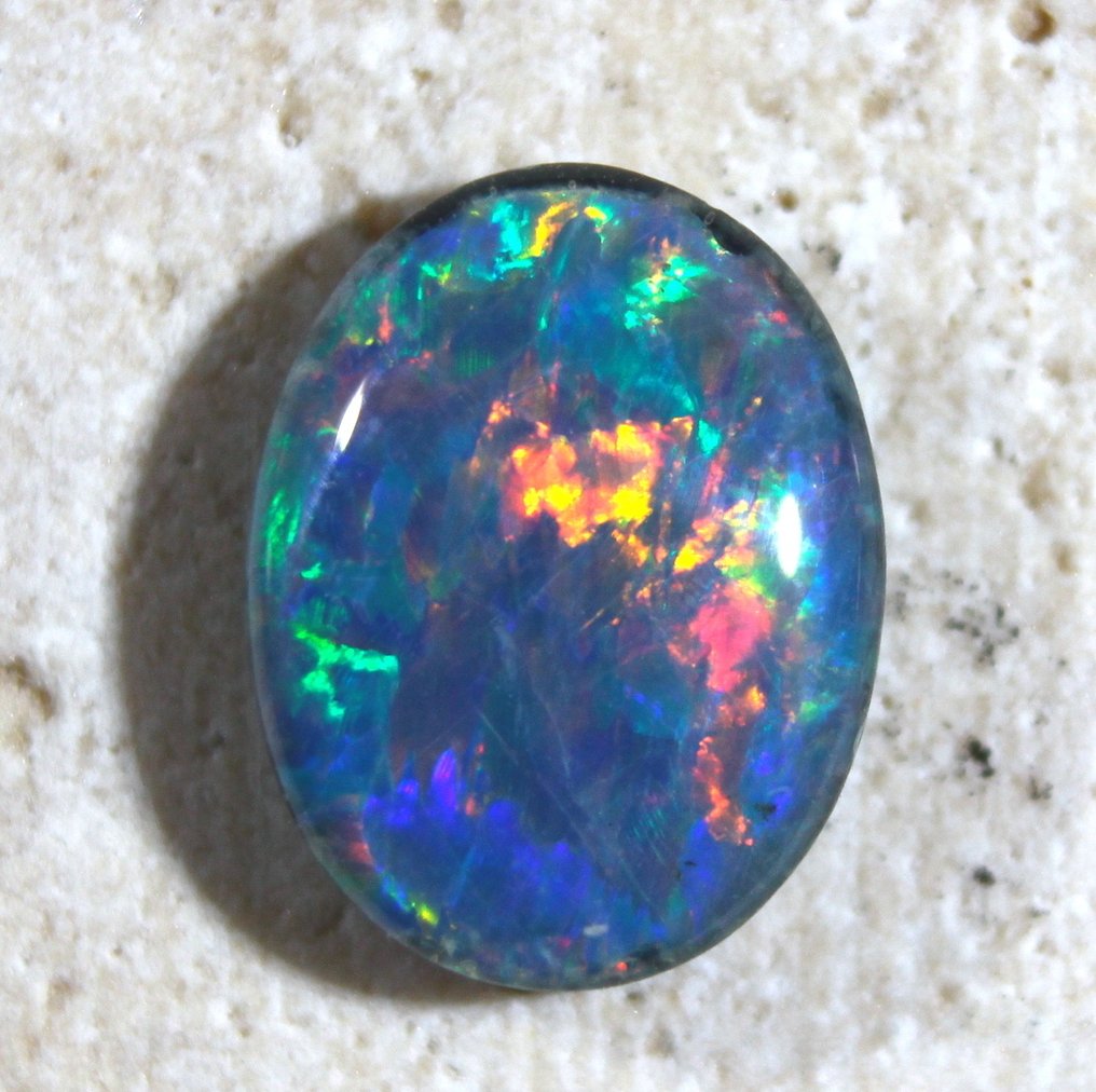 Cts. 1.30 Australian Triplet Opal Cabochon - Altezza: 9 mm - Larghezza: 7 mm- 0.26 g #1.0