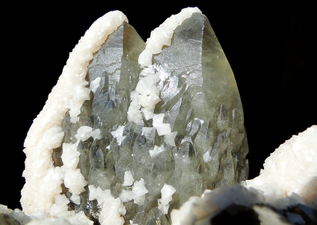 Smoky quartz XL cluster with dolomite - looks like snow on crystals! (no reserve price!)- 1.5 kg #3.2