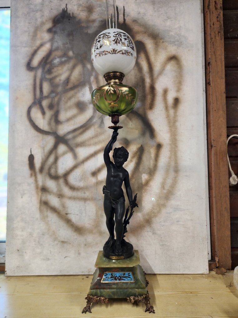 Ernest-Justin Ferrand (1846-1932) - Λάμπα πετρελαίου - Χαραγμένο με σμάλτο cloisonné, spelter, χαλκός, κρύσταλλος, γυαλί... - La Source #1.0