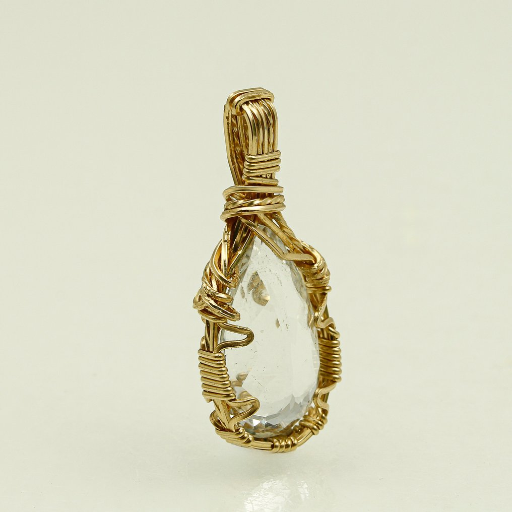 浅蓝色海水蓝宝石水滴吊坠——手工挑选宝石镶嵌于黄金中 珠寶 - 高度: 3.7 cm - 闊度: 1.6 cm- 5 g - (1) #3.2