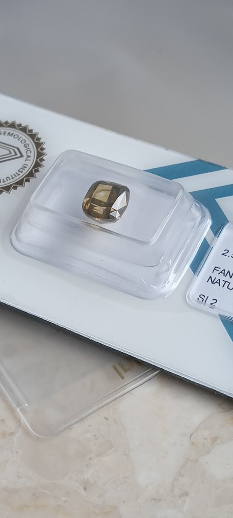 1 pcs Διαμάντι  (Φυσικού χρώματος)  - 2.55 ct - Κούσιον - Fancy deep Γκριζωπό, Πρασινωπό Κίτρινο - SI2 - International Gemological Institute (IGI) #1.0