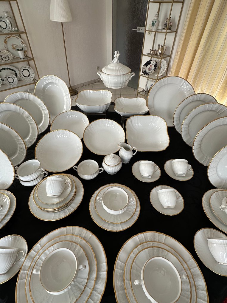 KPM Berlin - ORIGINAL Königliche Porzellanmanufaktur Berlin - Rocaille 05 - Weiß mit Goldrand - Table service for 12 (54) - Dining and coffee service - Porcelain #1.0