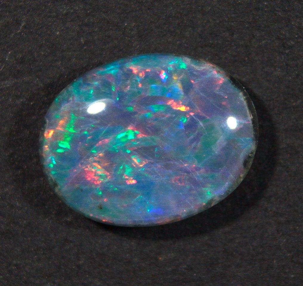 Cts. 1.30 Australian Triplet Opal Cabochon - Altezza: 9 mm - Larghezza: 7 mm- 0.26 g #3.2