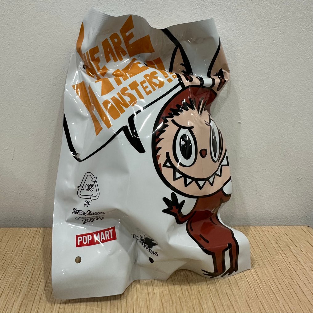 Pop Mart  - Legetøjsfigur THE MONSTERS x One Piece NAMI - Asien #4.3