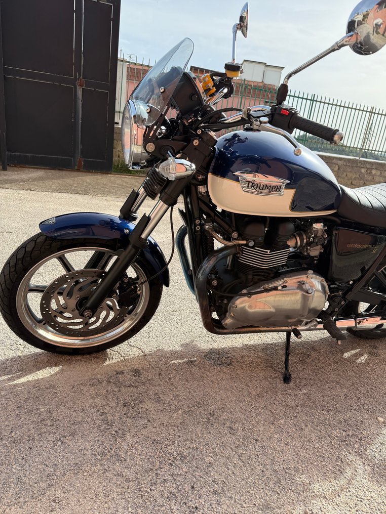 Triumph - Bonneville SE - NO RESERVE - 900 cc - 2011 #1.0