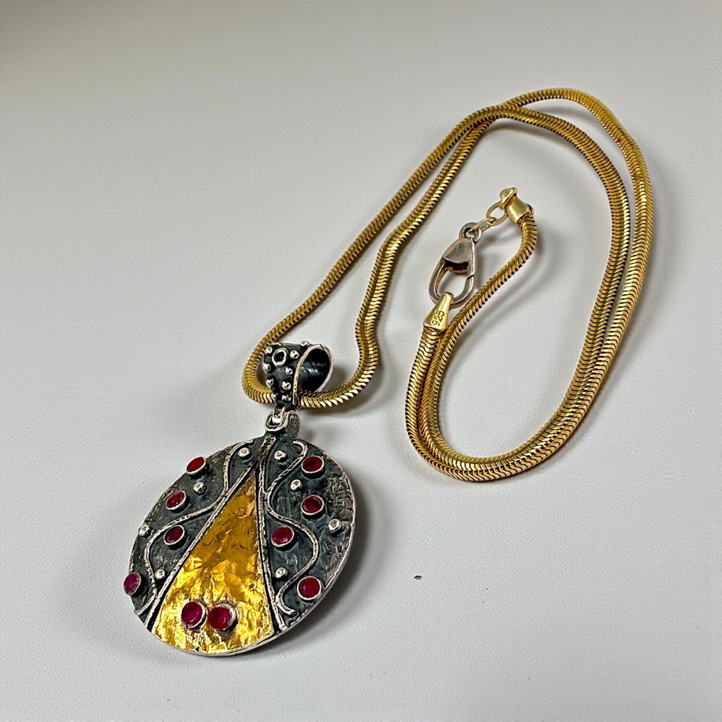 No reserve price - Necklace with pendant - 14 kt. Silver, Yellow gold Ruby - Byzantine Style #1.0