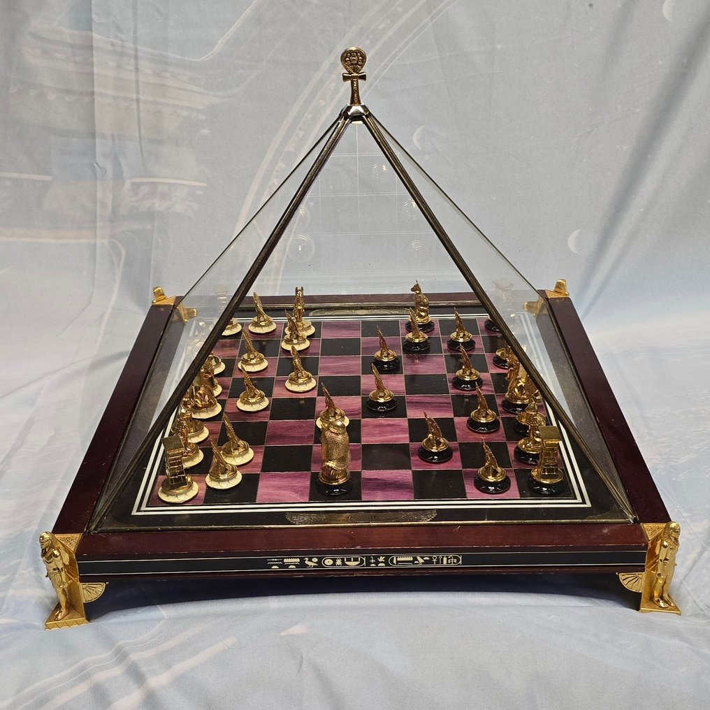 Chess set - King Tutanchamun Chess Set - Wood #1.0