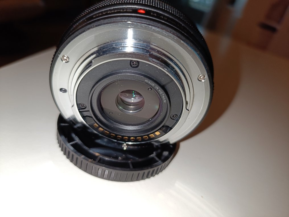 Olympus M.Zuiko Digital ED 14-42mm f3.5-5.6 EZ MSC Negro / MINT / Tapa automatica Objectif principal #2.1