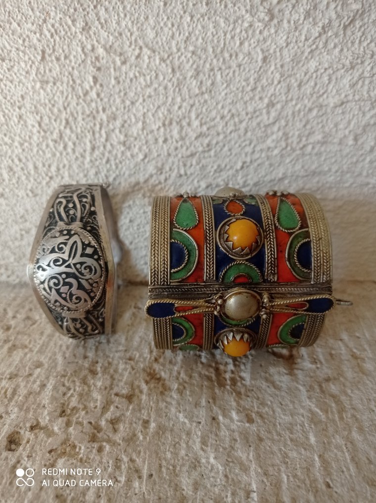 2 antique Berber bracelets with hallmarks - Algeria (No reserve price) #1.0