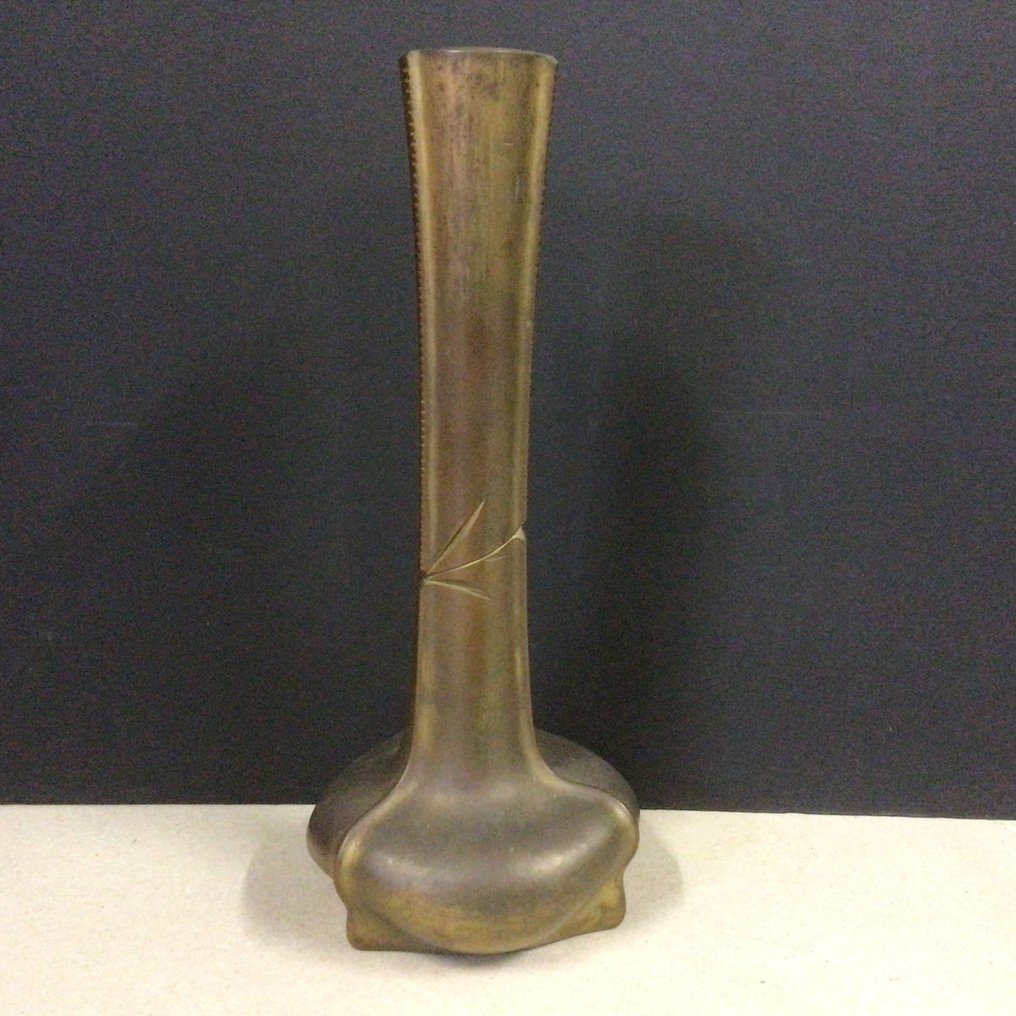 attr. to Val Saint Lambert - Vase -  "Oignon de Jemeppe"  - glassware produced using the sophisticated galvanoplastie technique #4.3