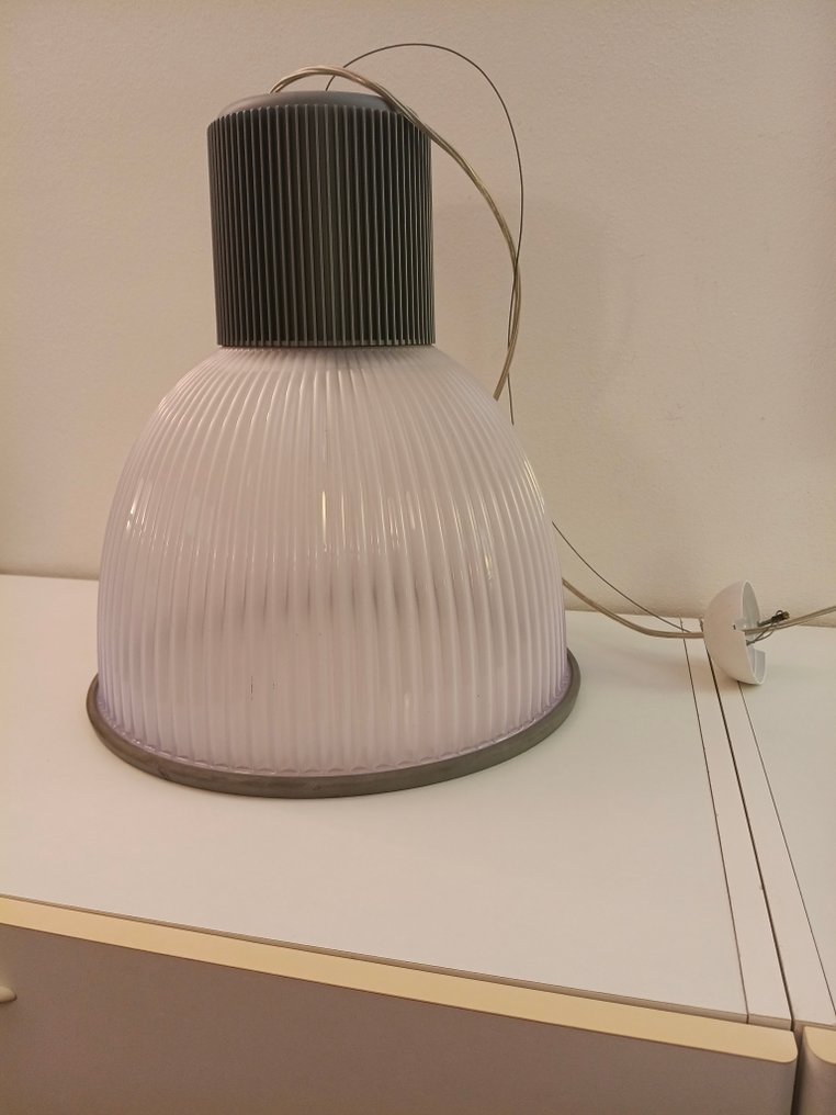 Lâmpada (2) - Plástico, Aço, Metal - Suspensão e de mesa #2.1